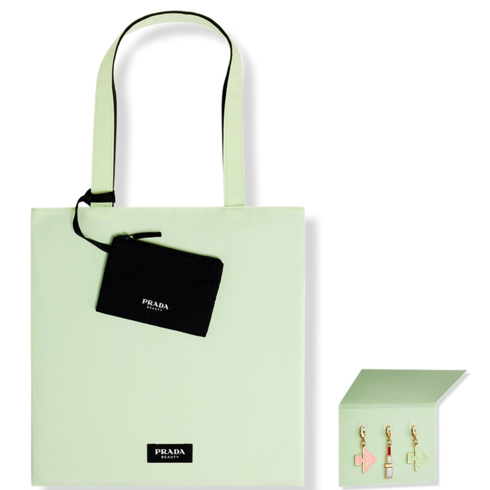💚 PRADA Reversible Green Tote Bag + 3 Beautiful Charms W/ Dust Bag 💚